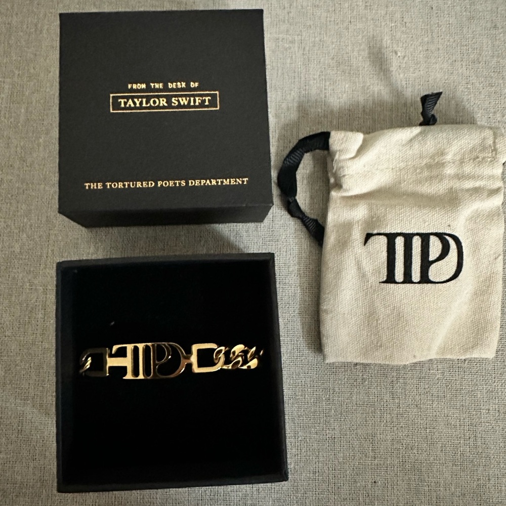 Taylor Swift Gold Cubic‑Link Bracelet in “Tortured Poets Dept” Box